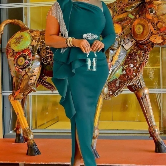 3/$28❤️❤️Prom/formal, sexy, solid color, dress with silver accent - Picture 4 of 7